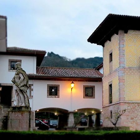 Cangas Plaza Cangas de Onís Exterior foto
